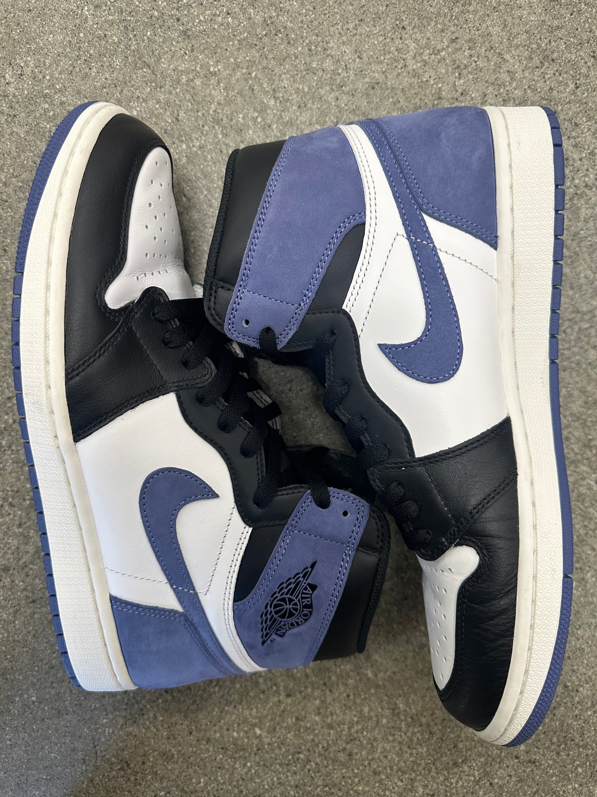 AIR JORDAN 1 BLUE MOON - SIZE 11 (WORN)