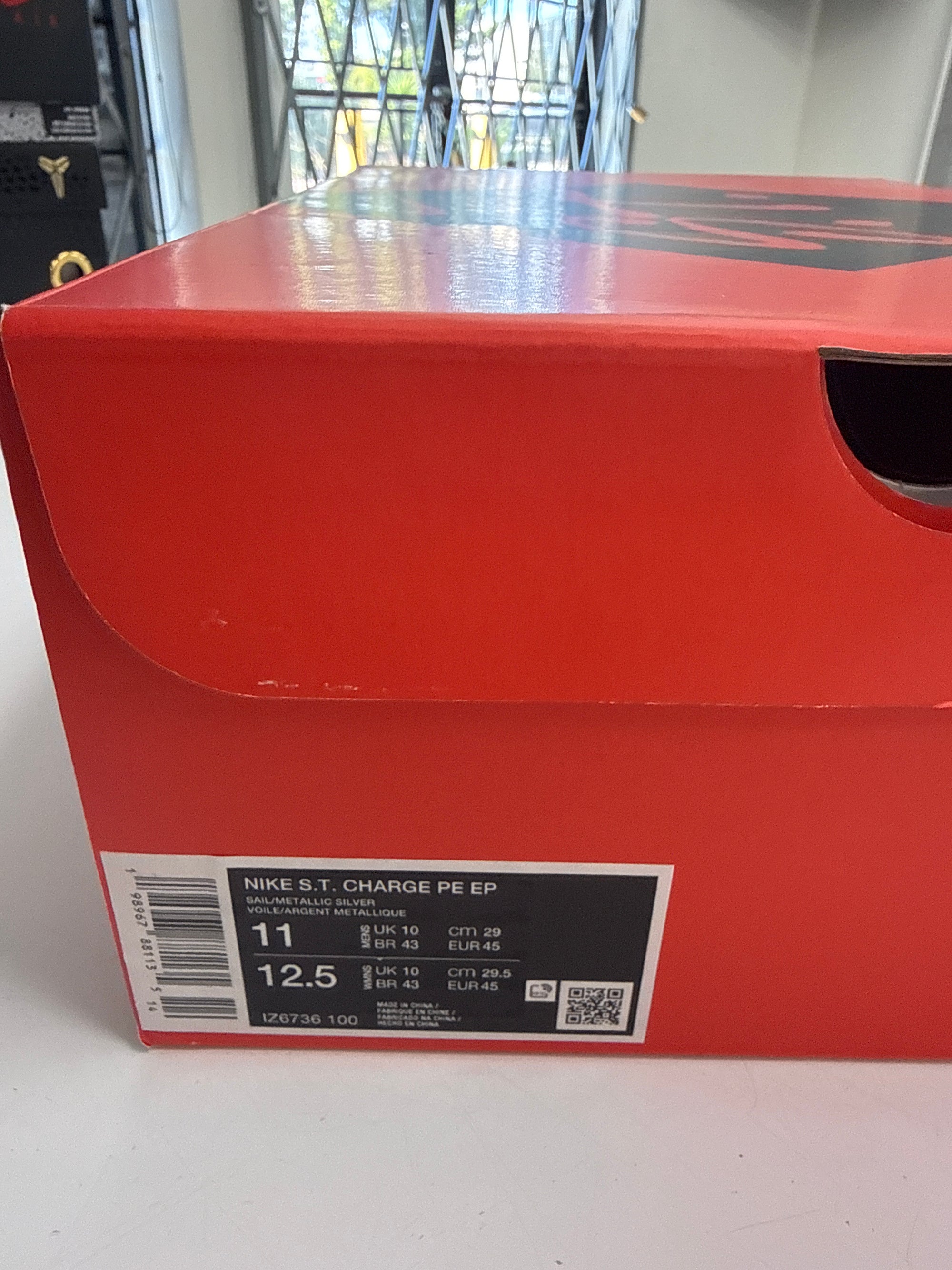ST CHARGE CADE CUNNINGHAM DETROIT TOUGH - SIZE 11 (WORN)