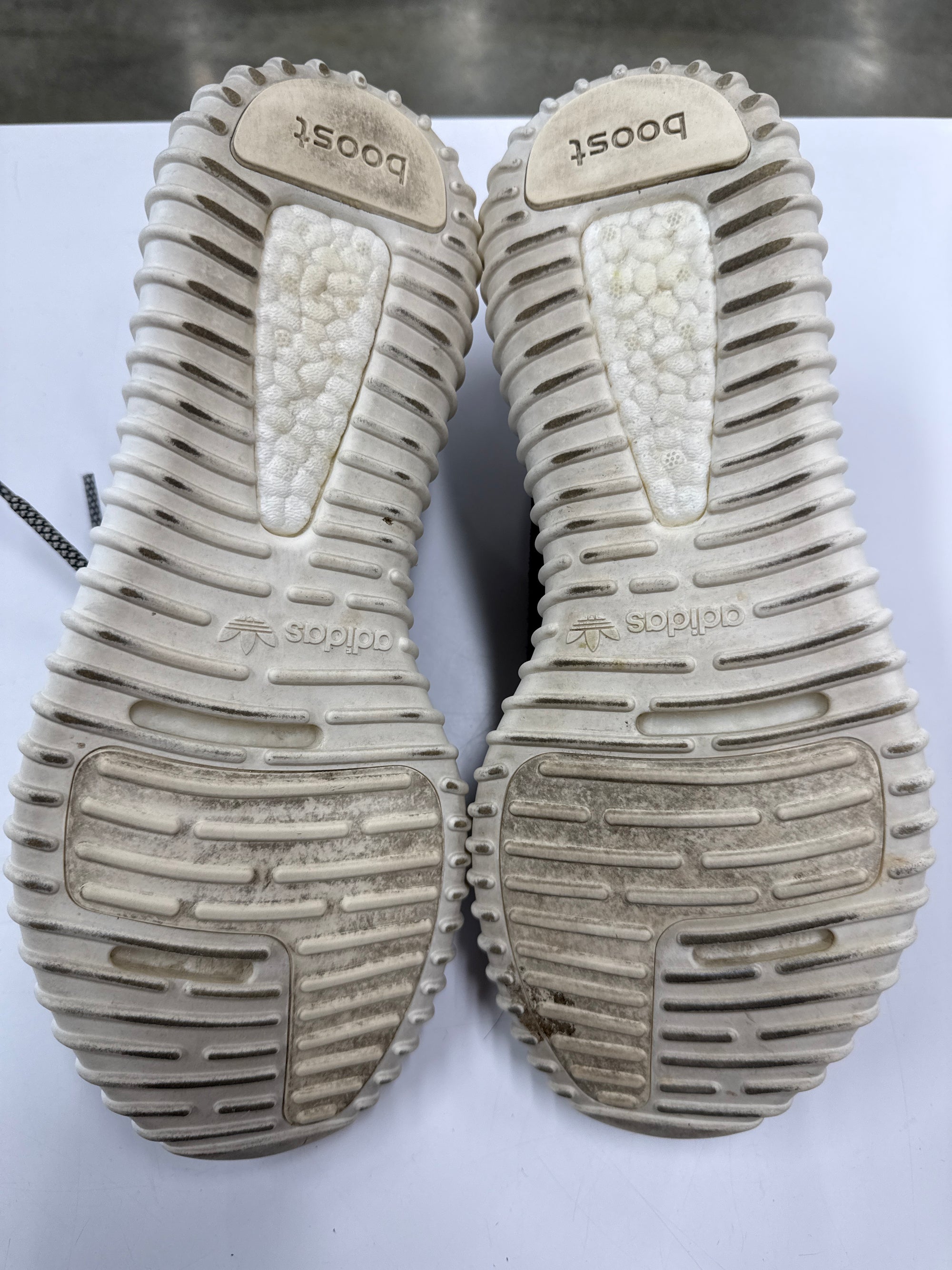 YEEZY BOOST 350 TURTLEDOVE 2022 - SIZE 10 (WORN)