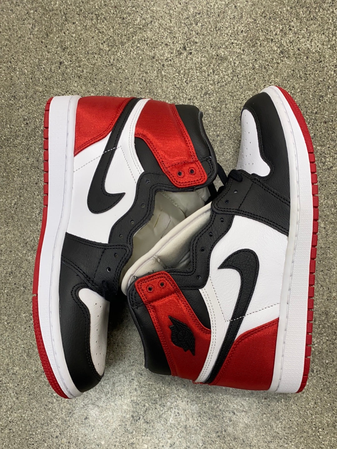 WMNS AIR JORDAN 1 SATIN BLACK TOE SIZE 9W/7.5M (BRAND NEW - NO BOX)