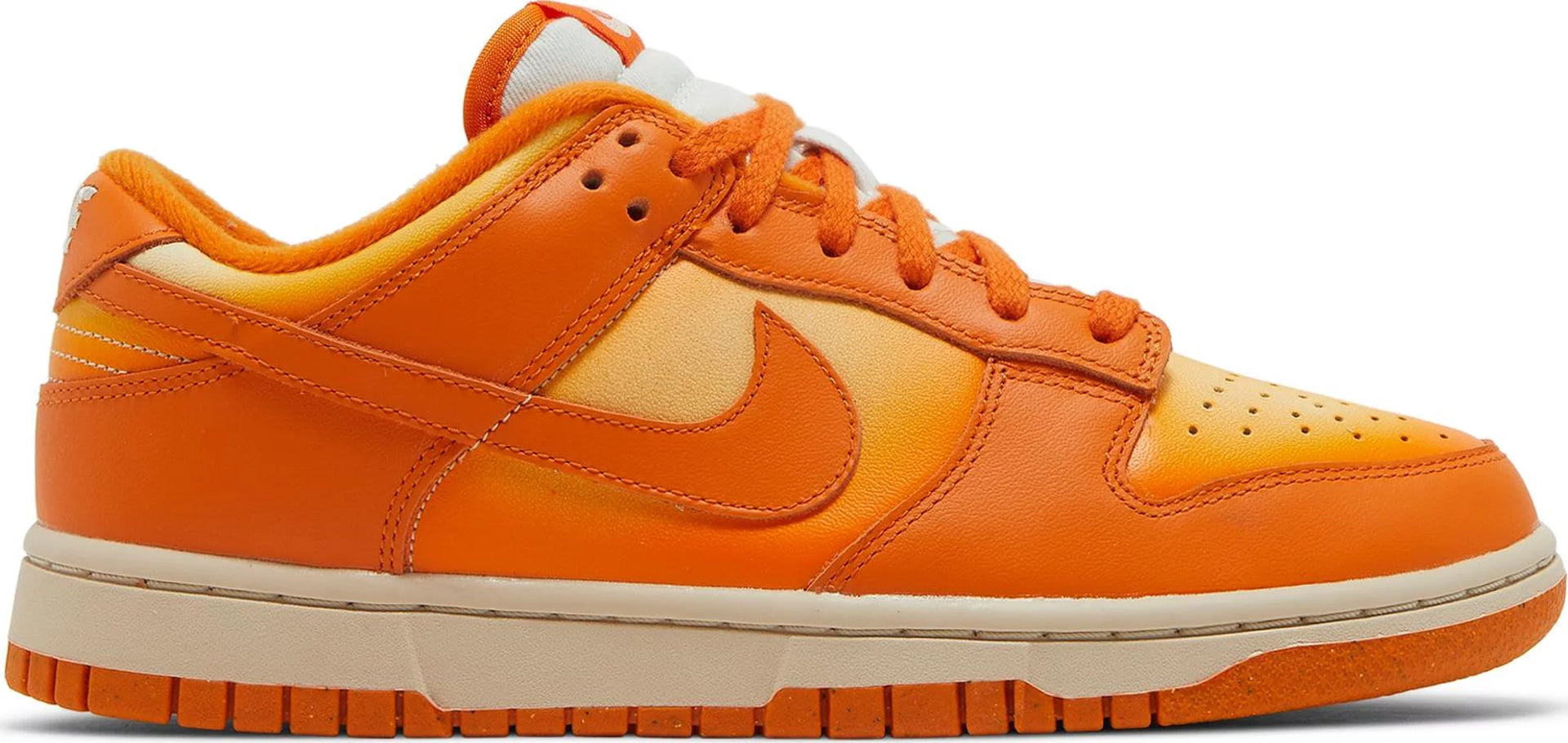 WMNS Nike Dunk Low "MAGMA ORANGE"