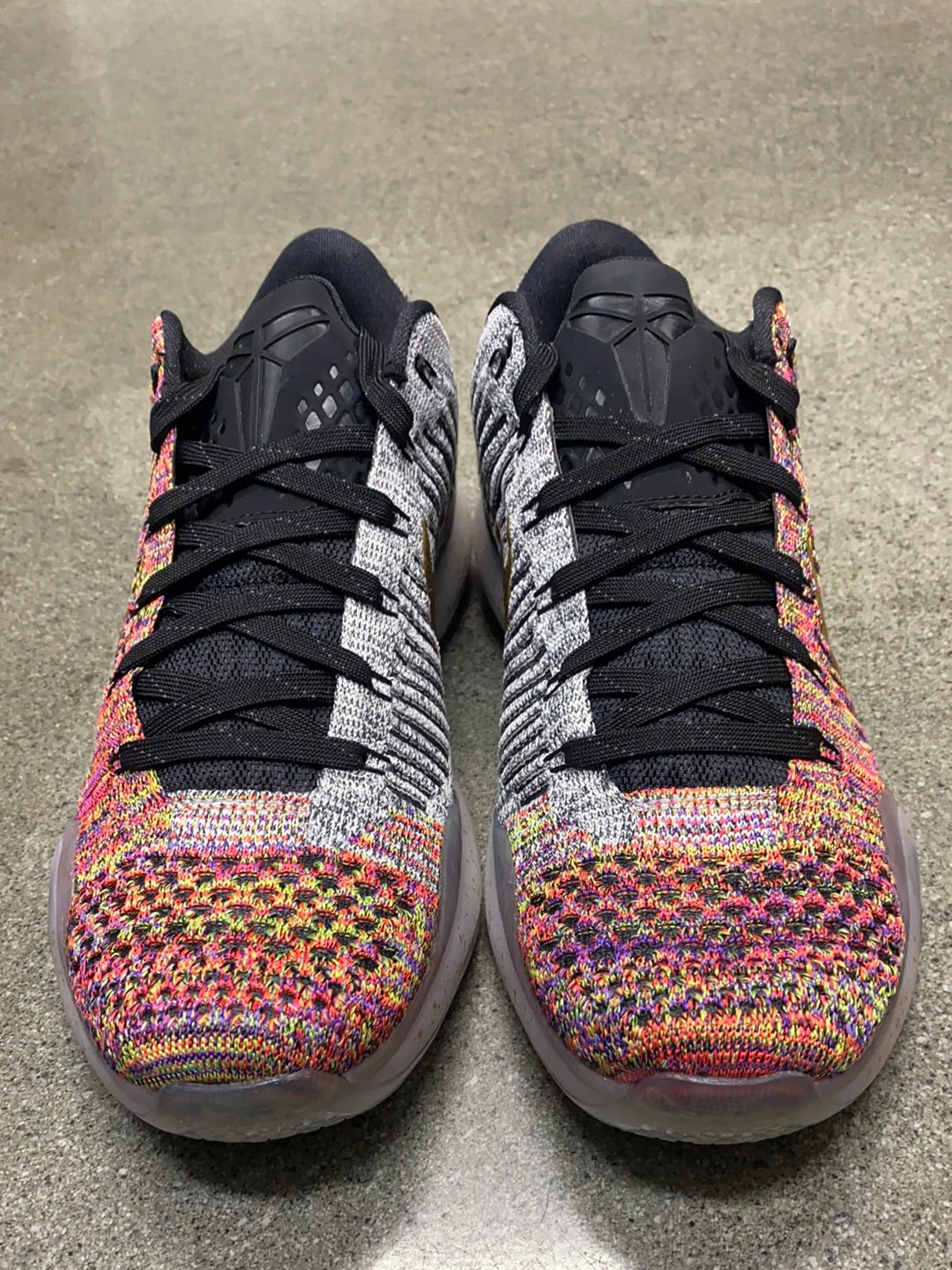 NIKE KOBE 10 NIKE ID MULTI COLOR SIZE 9.5 (BRAND NEW)