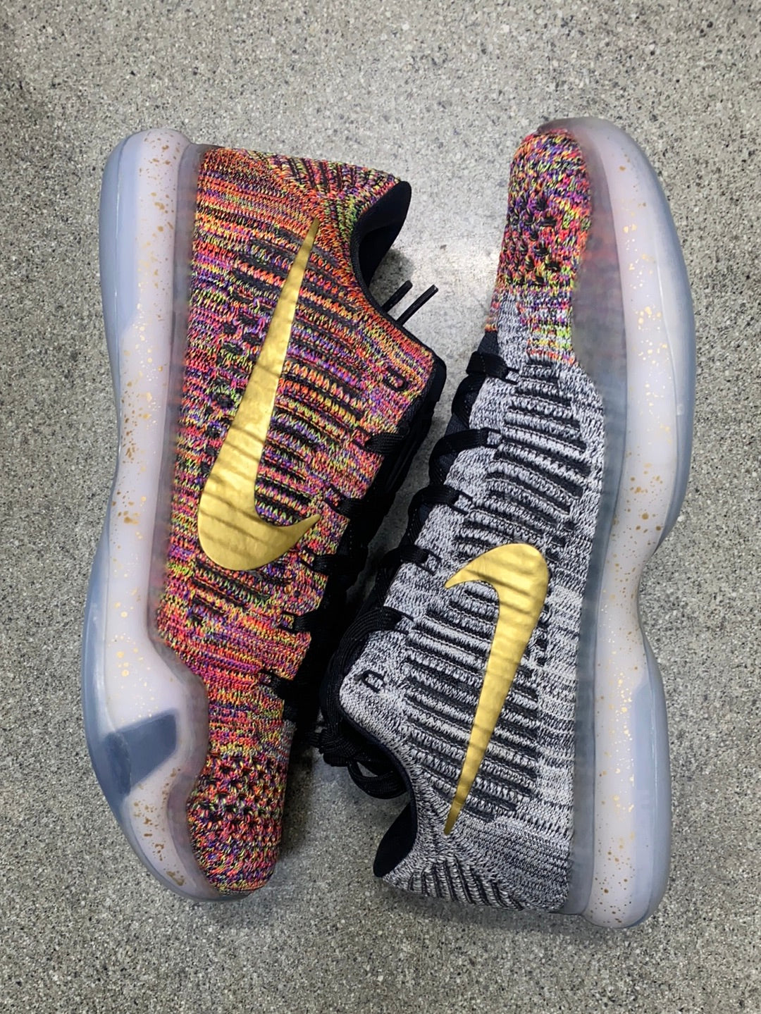 NIKE KOBE 10 NIKE ID MULTI COLOR SIZE 9.5 (BRAND NEW)